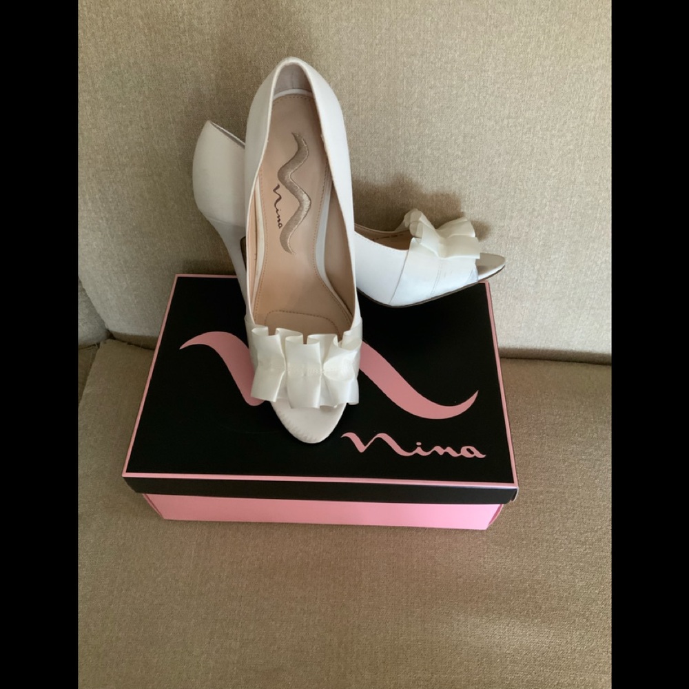 Peep toe satin pumps